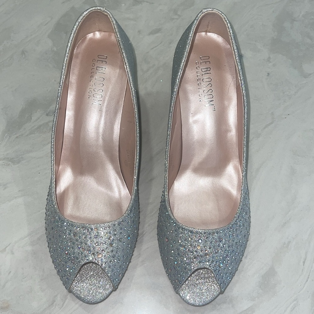 New! ✨ “De Blossom” Silver Bedazzle 🪩 Crystal Embellished Heels- Size 10 - Picture 3 of 6
